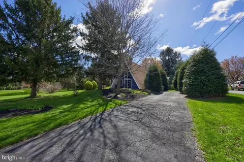 1770 Windy Hill Rd, Lancaster, PA 17602