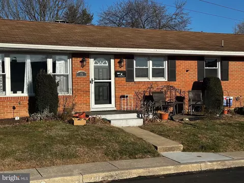 15 Cottage Ave, Elizabethtown, PA 17022