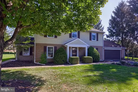 1821 Santa Barbara Dr, Lancaster, PA 17601