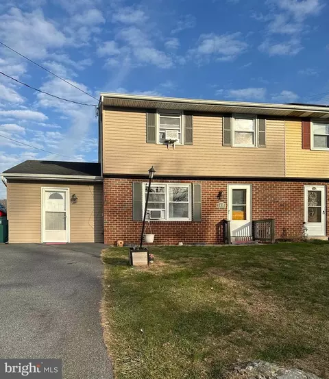 343 B Carol Lynn Dr, Willow Street, PA 17584