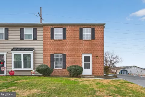2015 Aspen Ln, Columbia, PA 17512