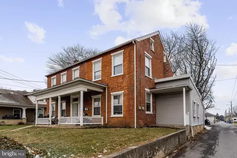 222 E High St, Manheim, PA 17545