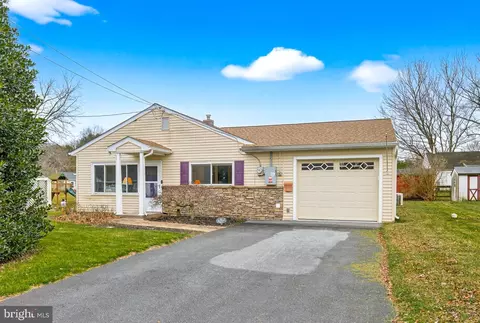 58 South Ave, Landisville, PA 17538