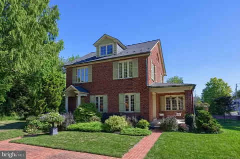 81 S Linden St, Manheim, PA 17545