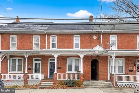 146 New Haven St, Mount Joy, PA 17552
