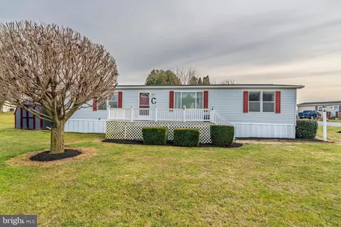 4 Hearth Dr, East Earl, PA 17519
