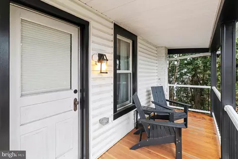 Exterior - 24 E Orange St, Lititz, PA 17543 photo 4 of 7