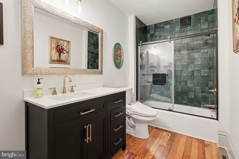 Bath - 24 E Orange St, Lititz, PA 17543 photo 2 of 4