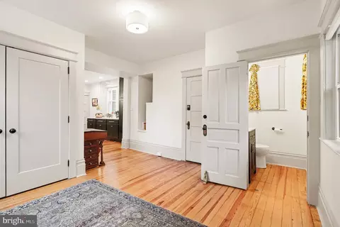Entry Way - 24 E Orange St, Lititz, PA 17543 photo 2 of 5
