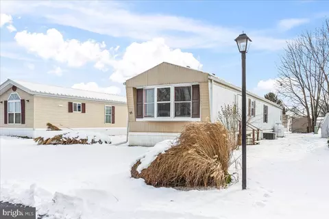 55 Penn Valley Vlg, Lititz, PA 17543 photo 3