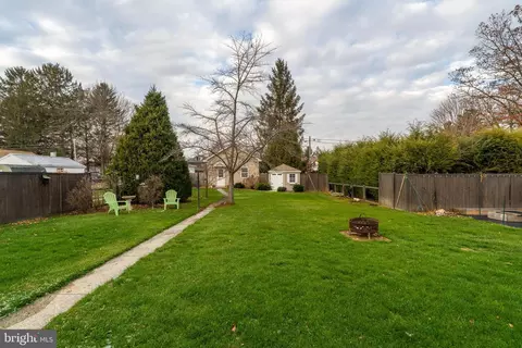 Exterior - 141 E Lincoln Ave, Lititz, PA 17543 photo 8 of 14