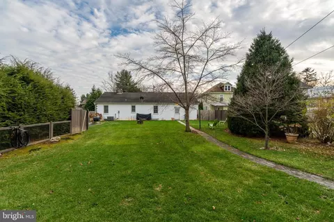 Exterior - 141 E Lincoln Ave, Lititz, PA 17543 photo 12 of 14