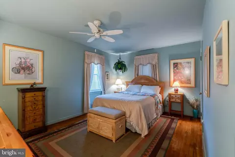 Bedroom - 141 E Lincoln Ave, Lititz, PA 17543 photo 1 of 4