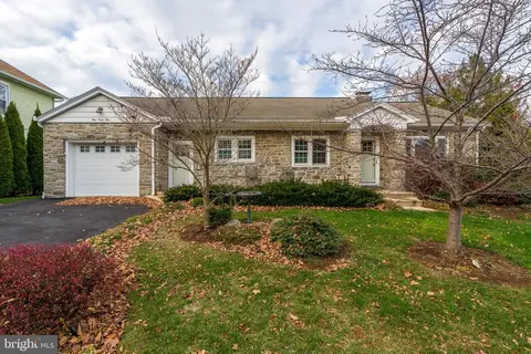 Exterior - 141 E Lincoln Ave, Lititz, PA 17543 photo 2 of 14