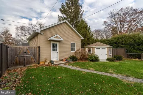 Exterior - 141 E Lincoln Ave, Lititz, PA 17543 photo 14 of 14