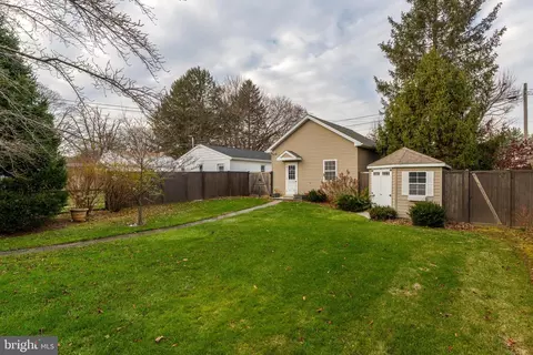 Exterior - 141 E Lincoln Ave, Lititz, PA 17543 photo 10 of 14