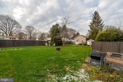 Exterior - 141 E Lincoln Ave, Lititz, PA 17543 photo 7 of 14