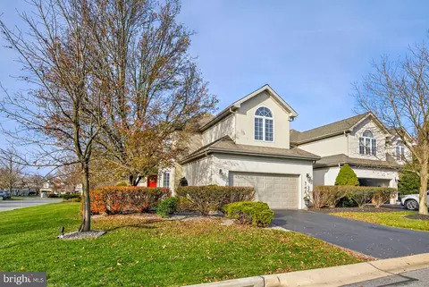 1098 Stillwood Cir, Lititz, PA 17543
