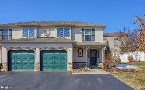 53 Hawk Ln, Ephrata, PA 17522