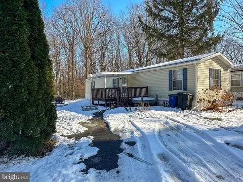 760 Azalea Ln, Gap, PA 17527 photo 2