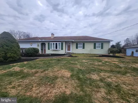 320 Crestline Dr, Willow Street, PA 17584