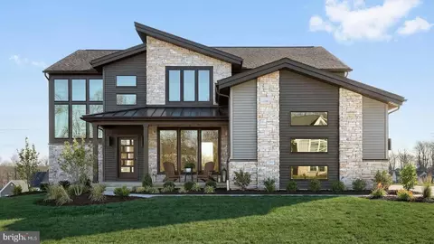 256 W Valley Rd, Denver, PA 17517