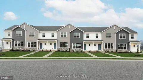 46 N Conifer Dr, Elizabethtown, PA 17022