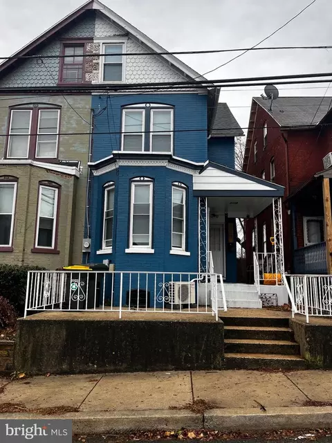 520 N 3rd St, Columbia, PA 17512