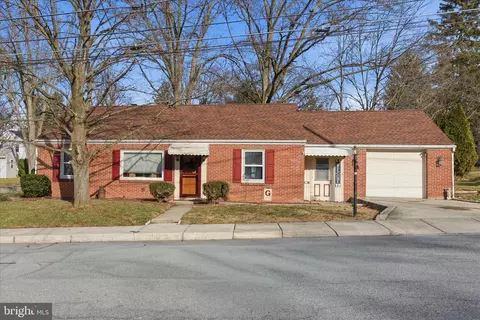 124 Spruce St, Ephrata, PA 17522