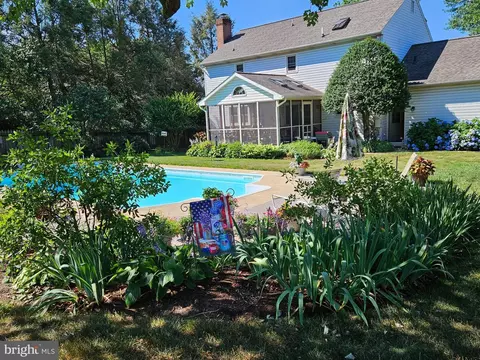 546 Hi View Dr, Lititz, PA 17543 photo 2