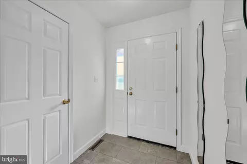 Entry Way - 24 Heron Rd, Lititz, PA 17543 photo 1 of 2