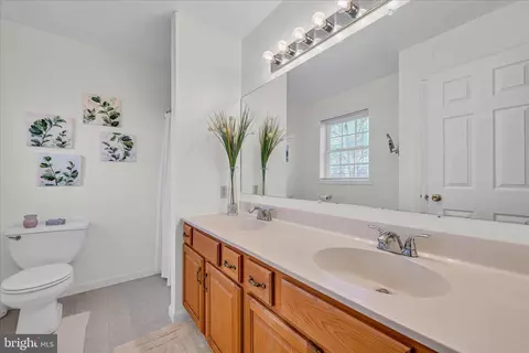 Bath - 24 Heron Rd, Lititz, PA 17543 photo 2 of 2