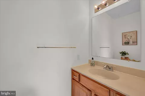 Bath - 24 Heron Rd, Lititz, PA 17543 photo 1 of 2