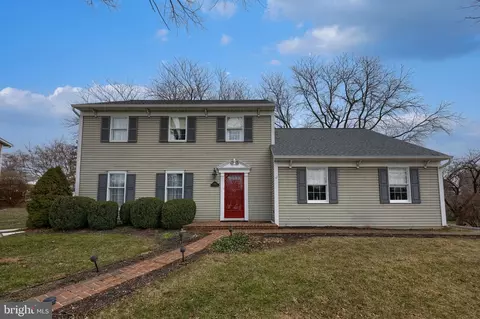 1800 N Eden Rd, Lancaster, PA 17601