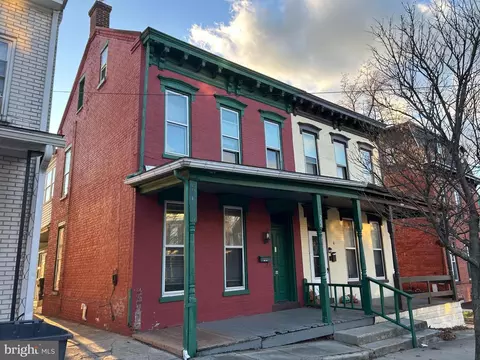 222 N 3rd St, Columbia, PA 17512