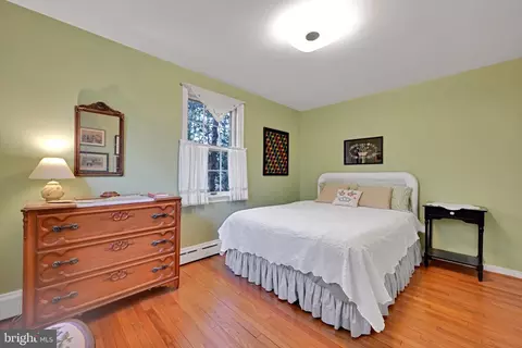 Bedroom - 411 Woodcrest Ave, Lititz, PA 17543 photo 1 of 6