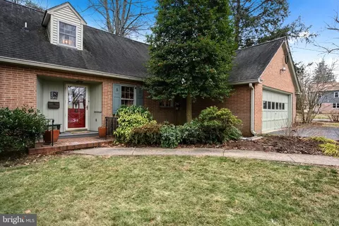 Exterior - 411 Woodcrest Ave, Lititz, PA 17543 photo 4 of 12