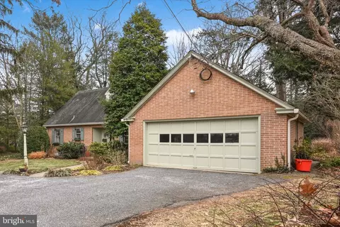 Exterior - 411 Woodcrest Ave, Lititz, PA 17543 photo 3 of 12