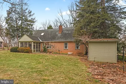 Exterior - 411 Woodcrest Ave, Lititz, PA 17543 photo 9 of 12