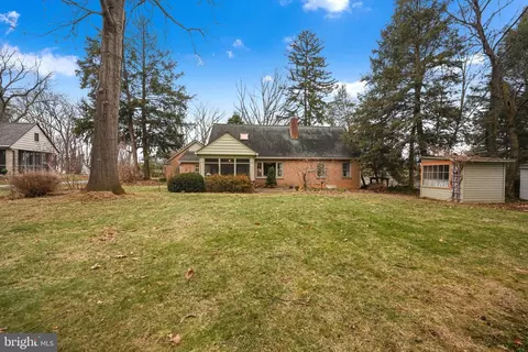 Exterior - 411 Woodcrest Ave, Lititz, PA 17543 photo 7 of 12