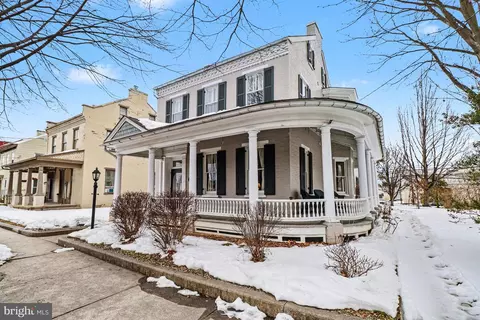13 W Main St, Mount Joy, PA 17552