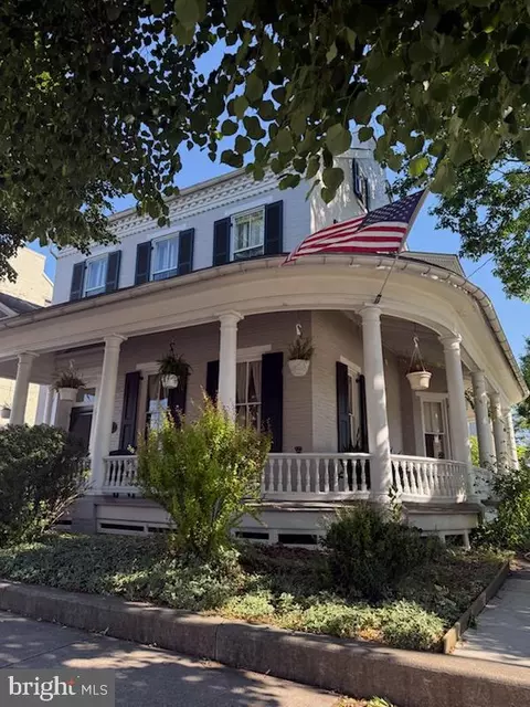 13 W Main St, Mount Joy, PA 17552