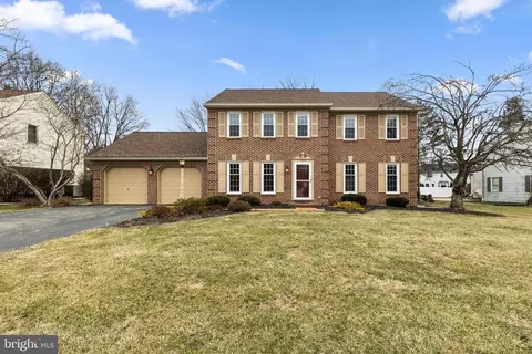 308 N Homestead Dr, Landisville, PA 17538