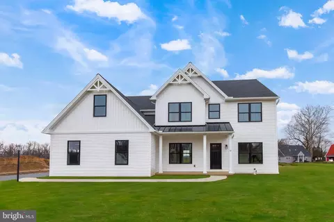 2328 Rockvale Rd, Lancaster, PA 17602