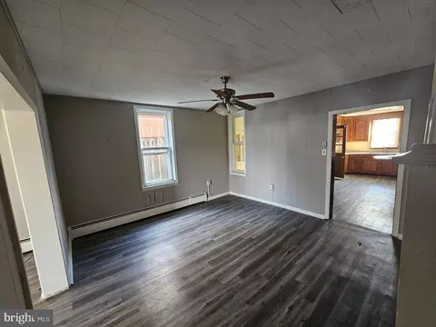 Living - 69 N Water St, Lititz, PA 17543 photo 3 of 4