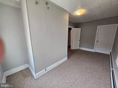 Bedroom - 69 N Water St, Lititz, PA 17543 photo 3 of 3