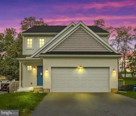 205 E Main St, Brownstown, PA 17508