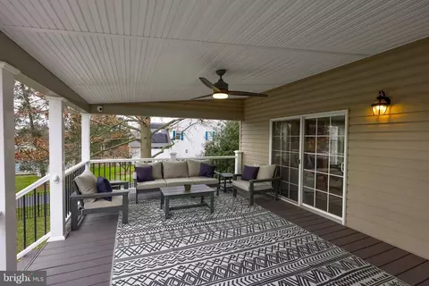 Exterior - 22 Royal Dr, Lititz, PA 17543 photo 5 of 10