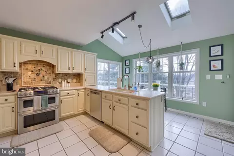 Kitchen - 22 Royal Dr, Lititz, PA 17543 photo 3 of 5