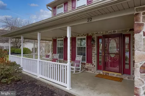 Exterior - 22 Royal Dr, Lititz, PA 17543 photo 3 of 10